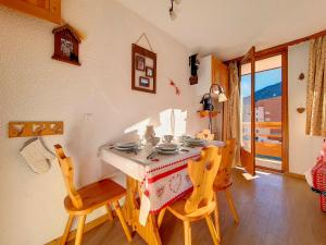 Studio Les Menuires, 1 pièce, 4 personnes - FR-1-344-1041