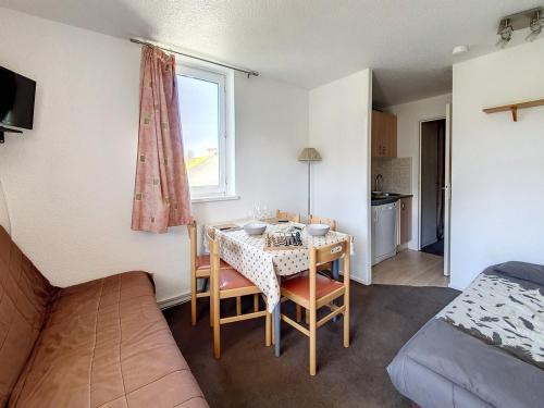 Studio Les Menuires, 1 pièce, 4 personnes - FR-1-344-1043