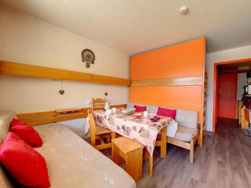 Studio Les Menuires, 1 pièce, 4 personnes - FR-1-344-314