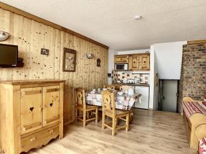 Studio Les Menuires, 1 pièce, 4 personnes - FR-1-344-784