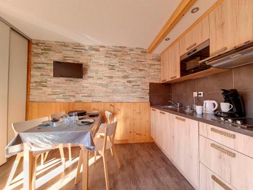 Studio Les Menuires, 1 pièce, 4 personnes - FR-1-344-824