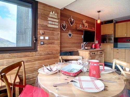 Studio Les Menuires, 1 pièce, 4 personnes - FR-1-344-840