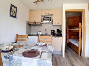 Studio Les Menuires, 1 pièce, 4 personnes - FR-1-344-874