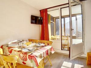 Studio Les Menuires, 1 pièce, 4 personnes - FR-1-344-902