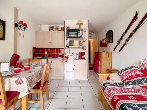 Studio Les Menuires, 1 pièce, 4 personnes - FR-1-344-903