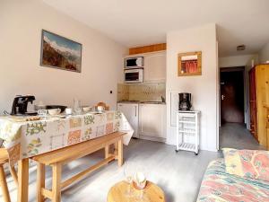 Studio Les Menuires, 1 pièce, 4 personnes - FR-1-344-917