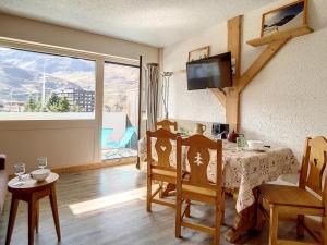 Studio Les Menuires, 1 pièce, 4 personnes - FR-1-344-953