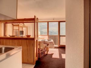 Studio Les Menuires, 1 pièce, 4 personnes - FR-1-344-967