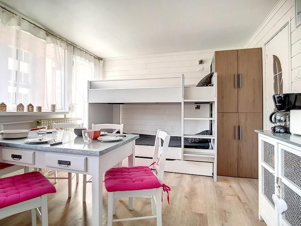 Appartement Studio Les Menuires, 1 pièce, 4 personnes - FR-1-344-999 LA CROISETTE 11 Rue des Lumières 73440 Les Menuires