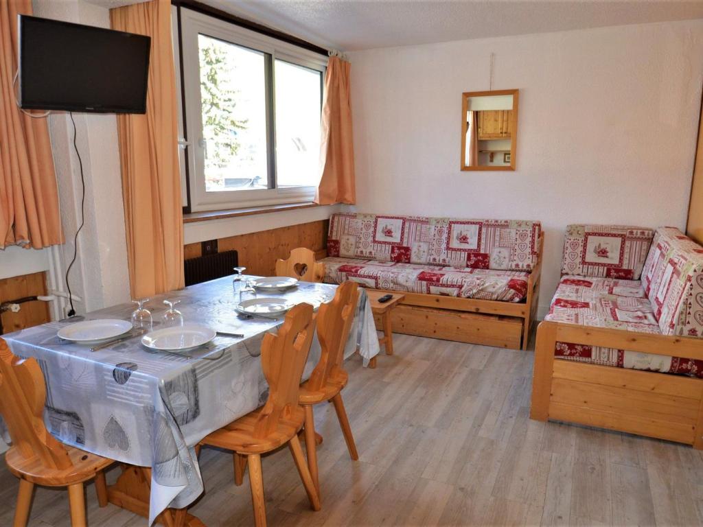 Appartement Studio Les Menuires, 1 pièce, 4 personnes - FR-1-452-231 Croisette 73440 Les Menuires