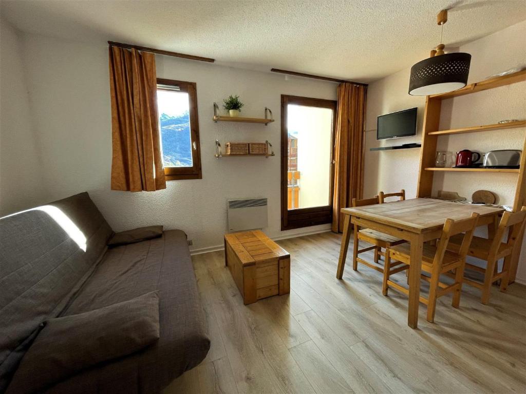 Appartement Studio Les Menuires, 1 pièce, 4 personnes - FR-1-452-52 Bruyeres -  - 73440 Les Menuires