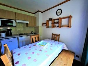 Studio Les Menuires, 1 pièce, 4 personnes - FR-1-452-7