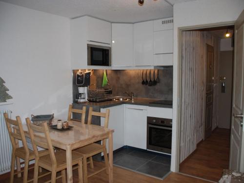 Studio Les Menuires, 1 pièce, 4 personnes - FR-1-574-7