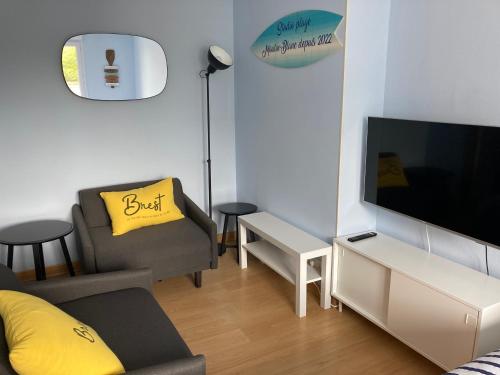 Studio les pieds dans l'eau - plage à proximité