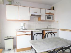 Appartement Studio Les Sables-d'Olonne, 1 pièce, 2 personnes - FR-1-197-252 14 Rue Des Figuiers - 1Er Ãtage - RÃ©s Clos Des Figuiers, Ap NÂ°14 Code : 22085 - La Chaume - 85100 Les Sables dʼOlonne Pays de la Loire