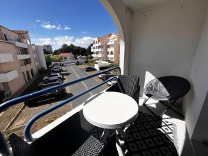 Appartement Studio Les Sables-d'Olonne, 1 pièce, 2 personnes - FR-1-197-542 6 ter Avenue Nina d'Asty B 3 n 172 85100 Les Sables dʼOlonne Pays de la Loire