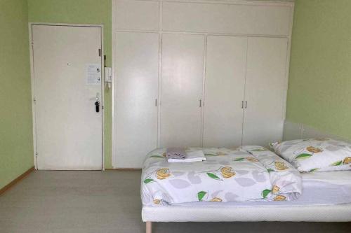 Studio Lora RM 1184L