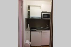 Studio lumineux avec balcon 2/4 pers. plein centre