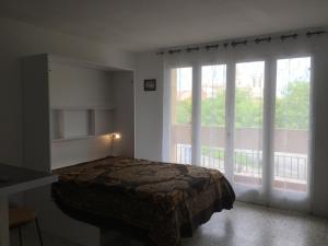 studio lumineux avec terrasse