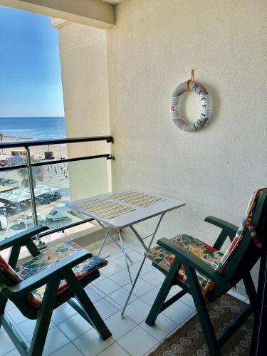 Studio lumineux avec vue sur la mer