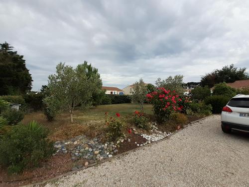 studio lumineux dans la coulée verte à Saint gilles croix de vie