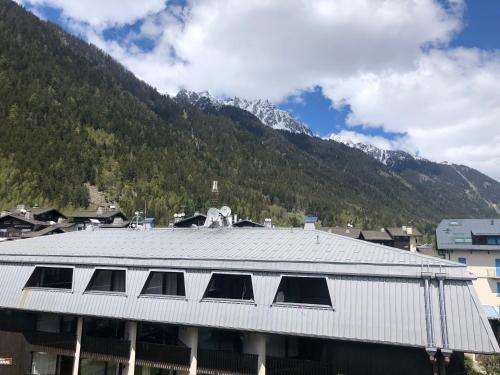 Studio lumineux neuf dans l'hyper centre avec vue