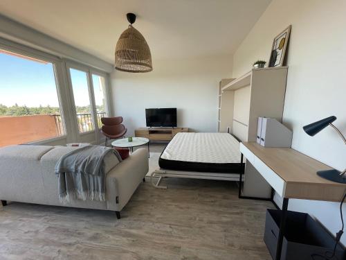 Studio lumineux / parking / Sud Loire