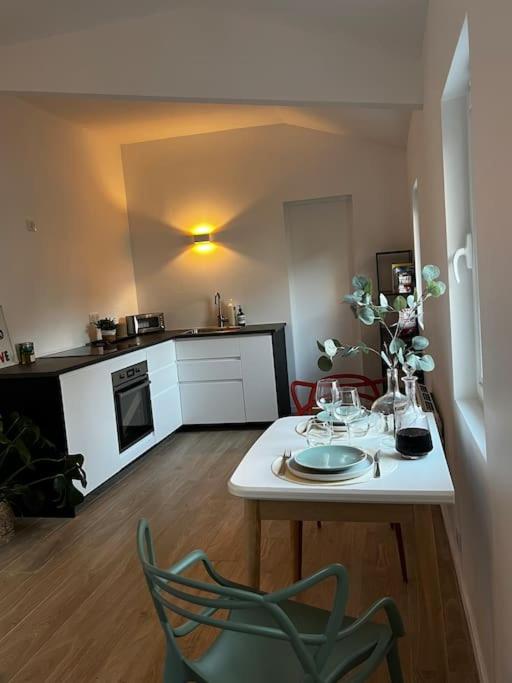 Appartement Studio luxueux & refait à neuf avec jardin 35B Rue de Buzenval 92210 Saint-Cloud