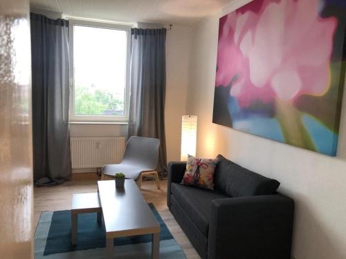 studio m - Stylish Central City Business Apartment for 5 guests