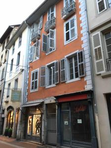 Appartement Studio MAKATI 2e étage 23 Rue d'Italie 73000 Chambéry Rhône-Alpes