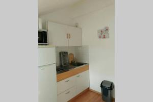 Studio mansardé 18 m2 climatisé avec piscine privée