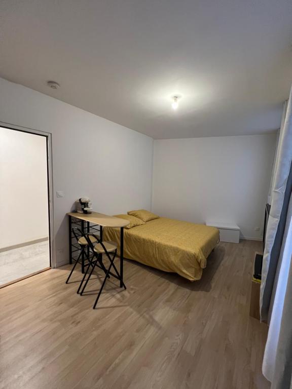 Appartement Studio meaux hyper centre 1 Rue Darnétal 77100 Meaux