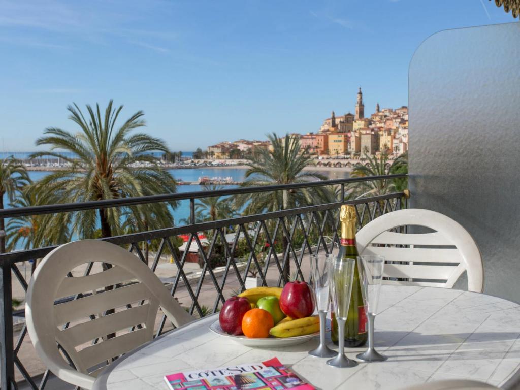 Appartement Studio Menton, 1 pièce, 3 personnes - FR-1-196-208 27 Porte de France 06500 Menton