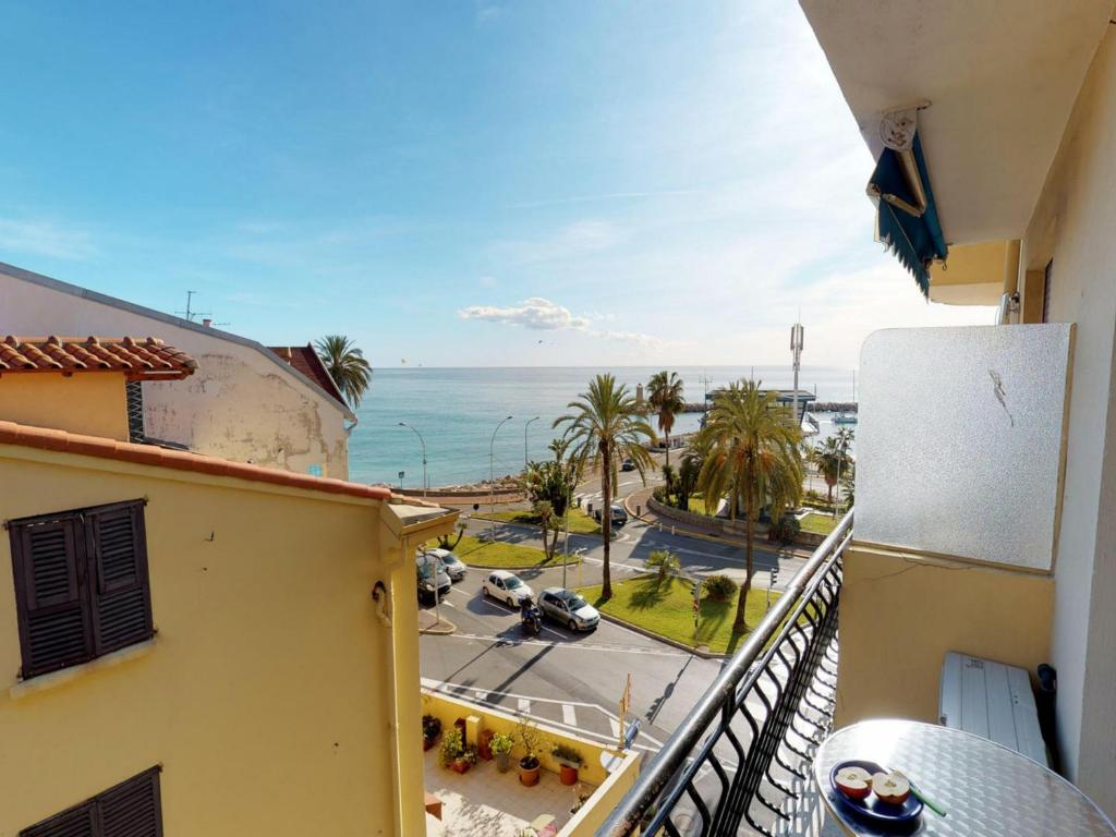 Appartement Studio Menton, 1 pièce, 3 personnes - FR-1-196-214 73, Porte de France 06500 Menton