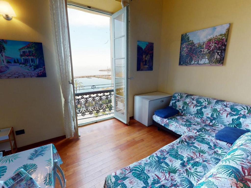 Appartement Studio Menton, 1 pièce, 4 personnes - FR-1-196-289 11 Porte de France 06500 Menton