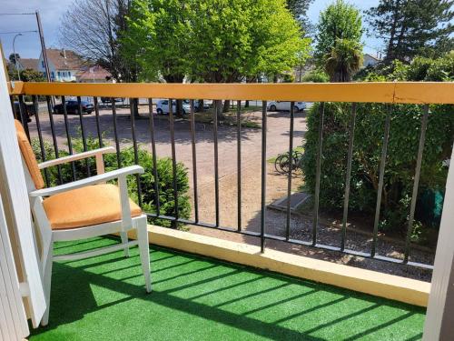 Studio Merville-Franceville-Plage, 1 pièce, 2 personnes - FR-1-465-77