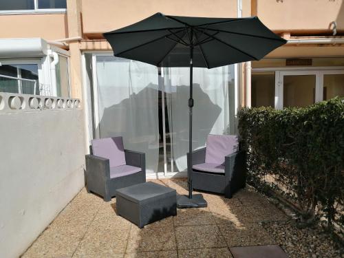 STUDIO MEUBLE 30 M2 LA LONDE LES MAURES , 900 M DES PLAGES