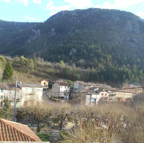 Studio meublé au pied du Mercantour