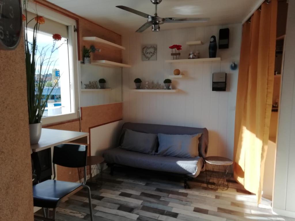 Appartement Studio meublé aux sablettes Corniche Georges Pompidou 83500 La Seyne-sur-Mer