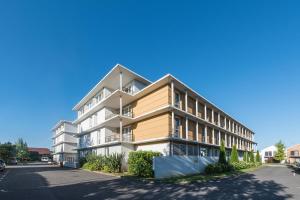 Studio meublé avec parking idéalement placé