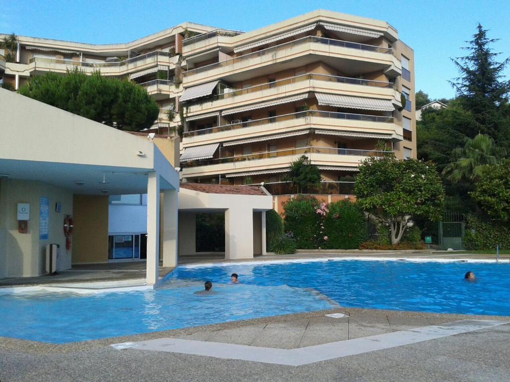Studio meublé avec Piscine Nice OUEST Quartier Fabron 96 Corniche Fleurie, 06200 Nice