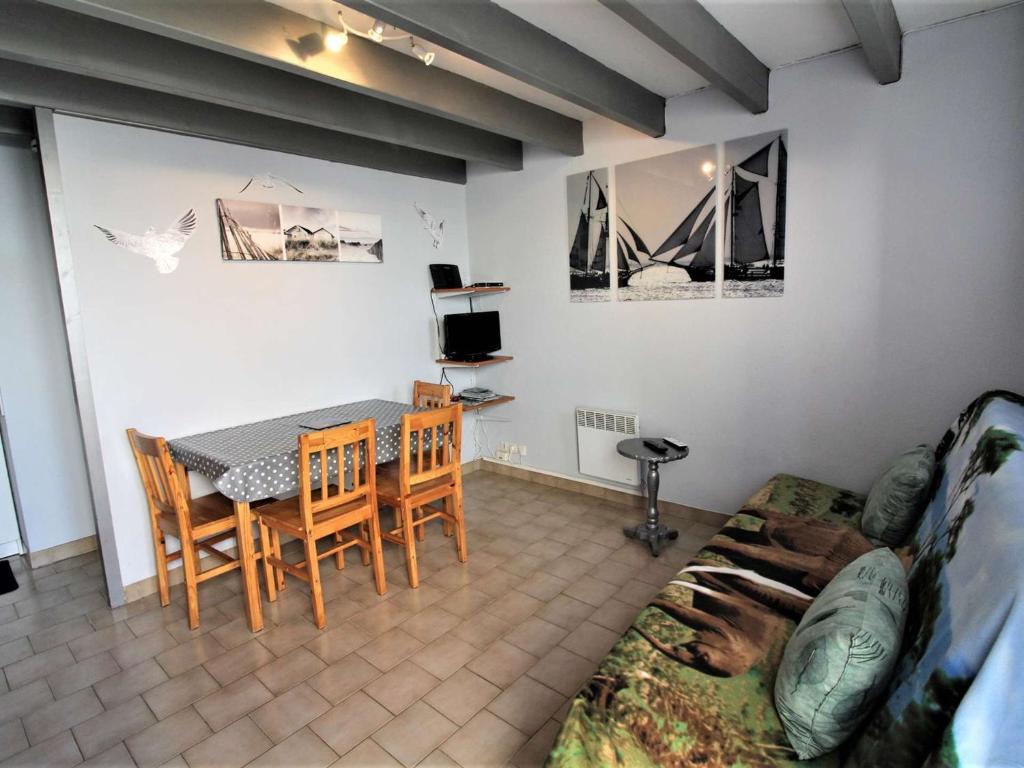 Studio meublé équipé avec terrasse privative