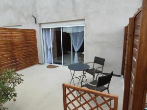 Studio meublé équipé avec terrasse privative