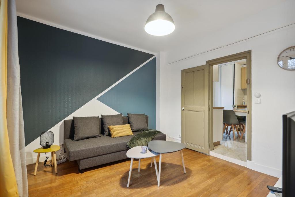 Studio meublé rez-de-chaussée