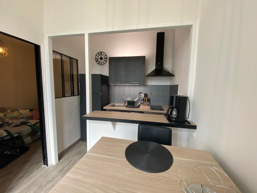 Studio meublé tout confort en Centre Ville 2eme etage 11 Boulevard de la Roche du Roi, 73100 Aix-les-Bains