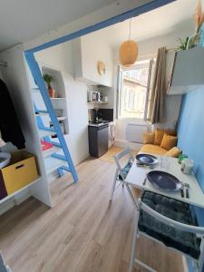 Appartement Studio mezzanine au cœur de Marseille LODI /BAILLE 5 -ème étage 67 Rue de Lodi 13006 Marseille Provence-Alpes-Côte d\'Azur