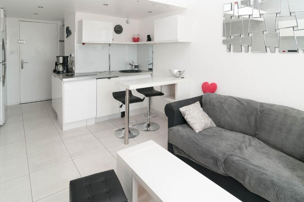 Appartement Studio Mezzanine Lips Village Naturiste Avenue de Port Ambonne 34300 Le Cap d\'Agde