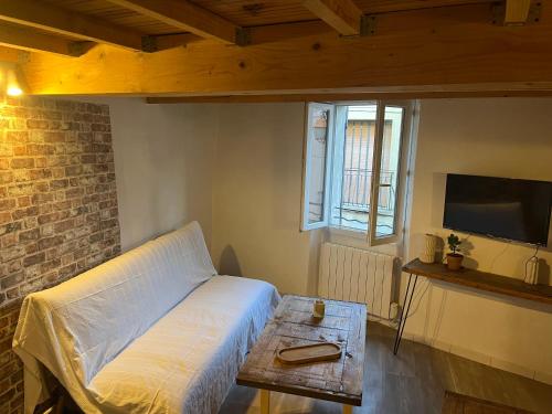 STUDIO Mezzanine Monteux Centre BOX FIBRE NETFLIX