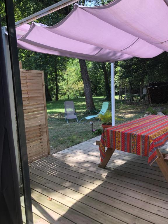 studio mezzanine nature/calme/terrasse/parking 1103 route de l'Arec 33210 Pujols sur Ciron, 33210 Pujols-sur-Ciron