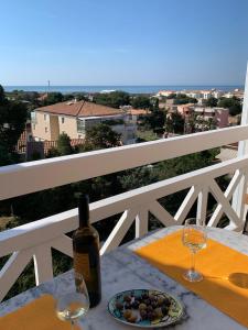 studio mezzanine vue mer terrasse et parking